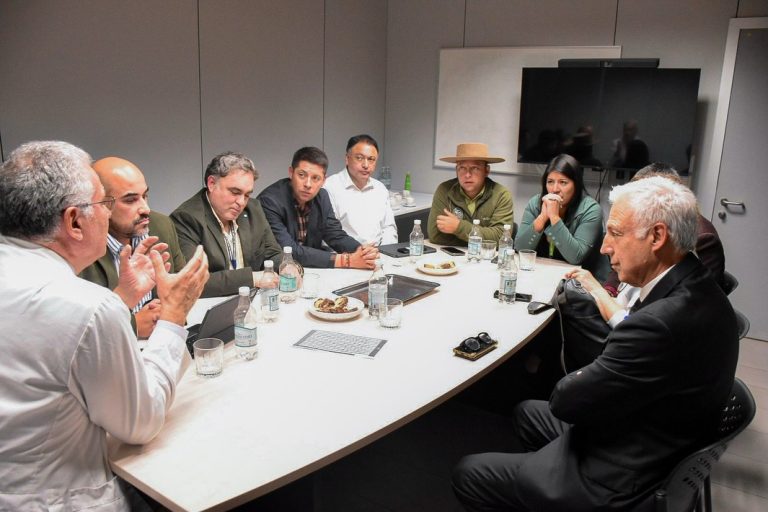 Reunión estratégica busca resguardar especialidades y atención primaria en la provincia