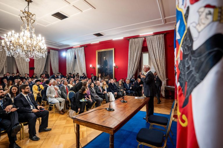 ALCALDE PATRICIO RIVERA BRAVO PARTICIPÓ EN IMPORTANTE ENCUENTRO NACIONAL DE MUNICIPIOS EN LA MONEDA