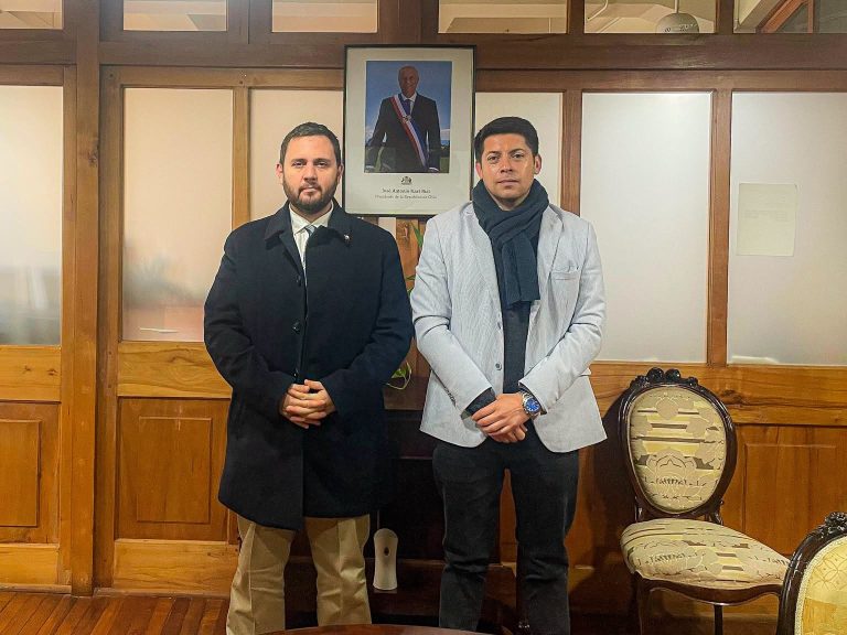 Alcalde Patricio Rivera se reúne con Seremi de Bienes Nacionales para agilizar concesiones en Vichuquén
